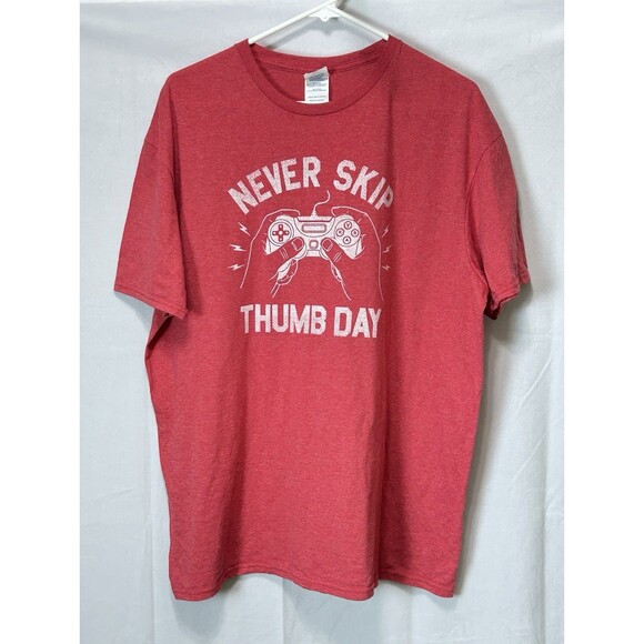 Never Skip Thumb Day Unisex XL Graphic Short Sleeve Red T-Shirt - Picture 1 of 8